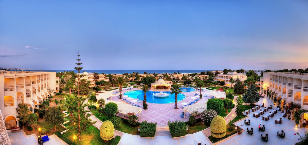 LE ROYAL HAMMAMET 44/50