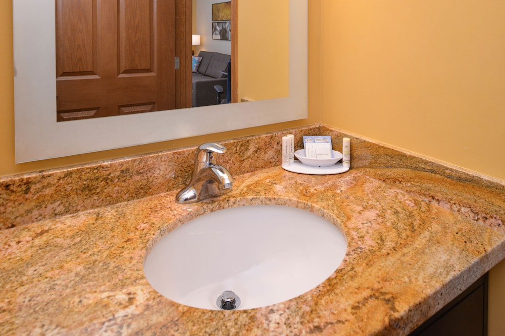 Candlewood Suites St Louis St Charles an IHG Hotel 22/36