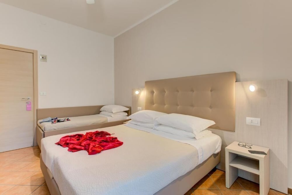 HOTEL CIMAROSA 16/52