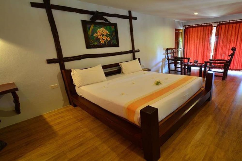 Alongkot Beach Resort Khanom 15/30