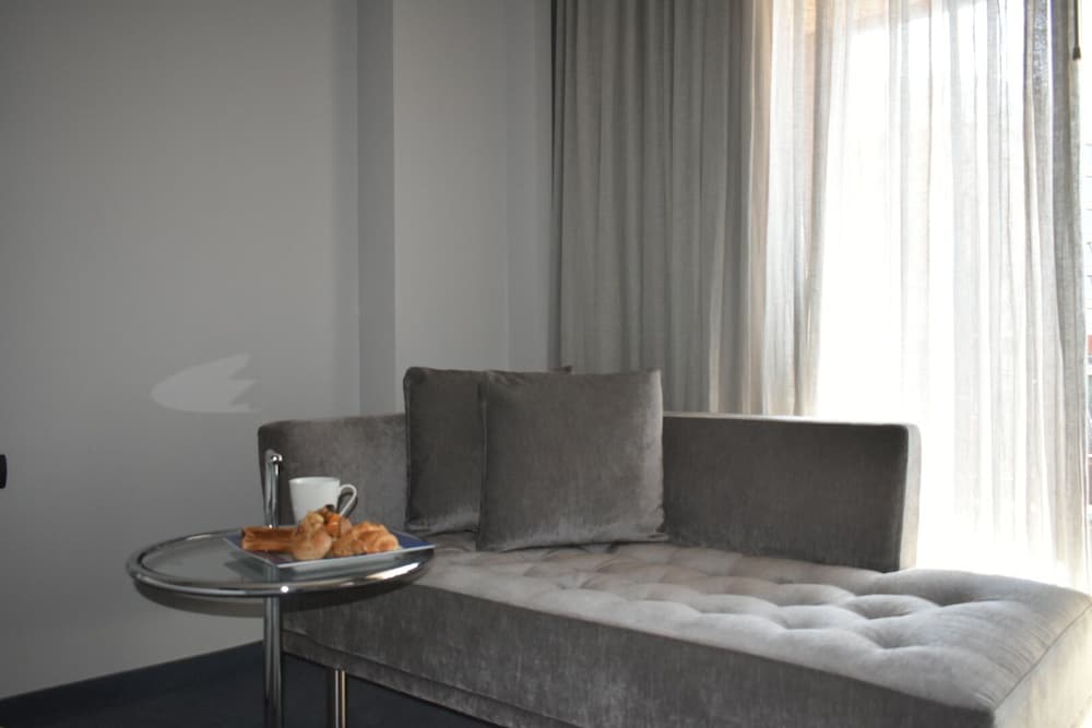 PARKTOWER SUITES 4/50