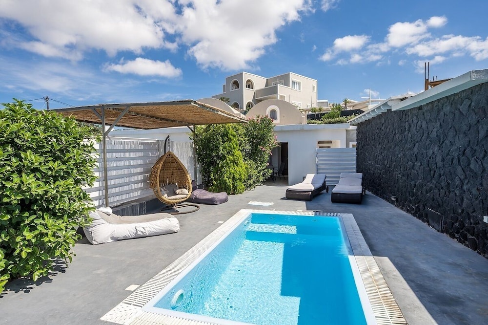 Smy Santorini Suites & Villas 66/76