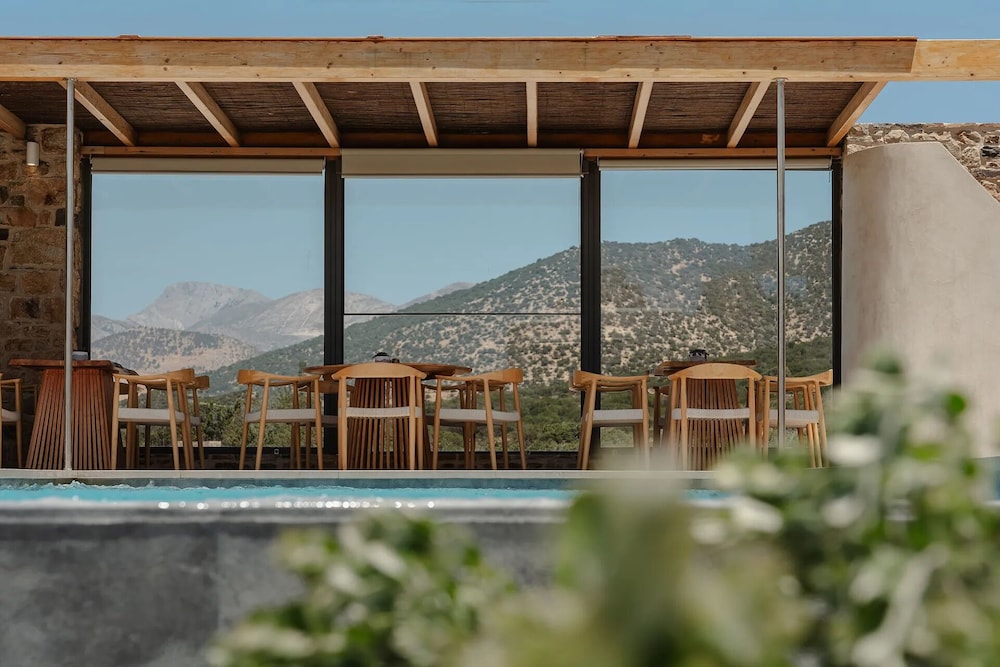 Axopetra Boutique Hotel 98/124