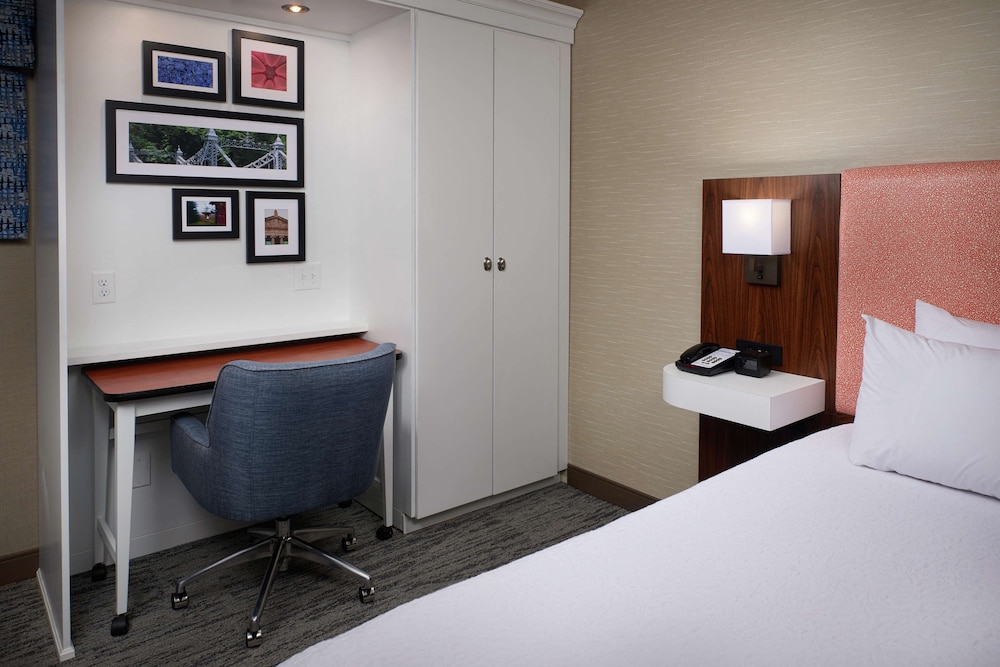 Hampton Inn Youngstown-West/I-80 9/32