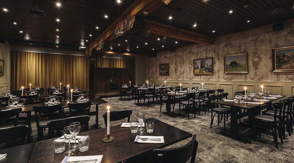 restaurant cafeteria