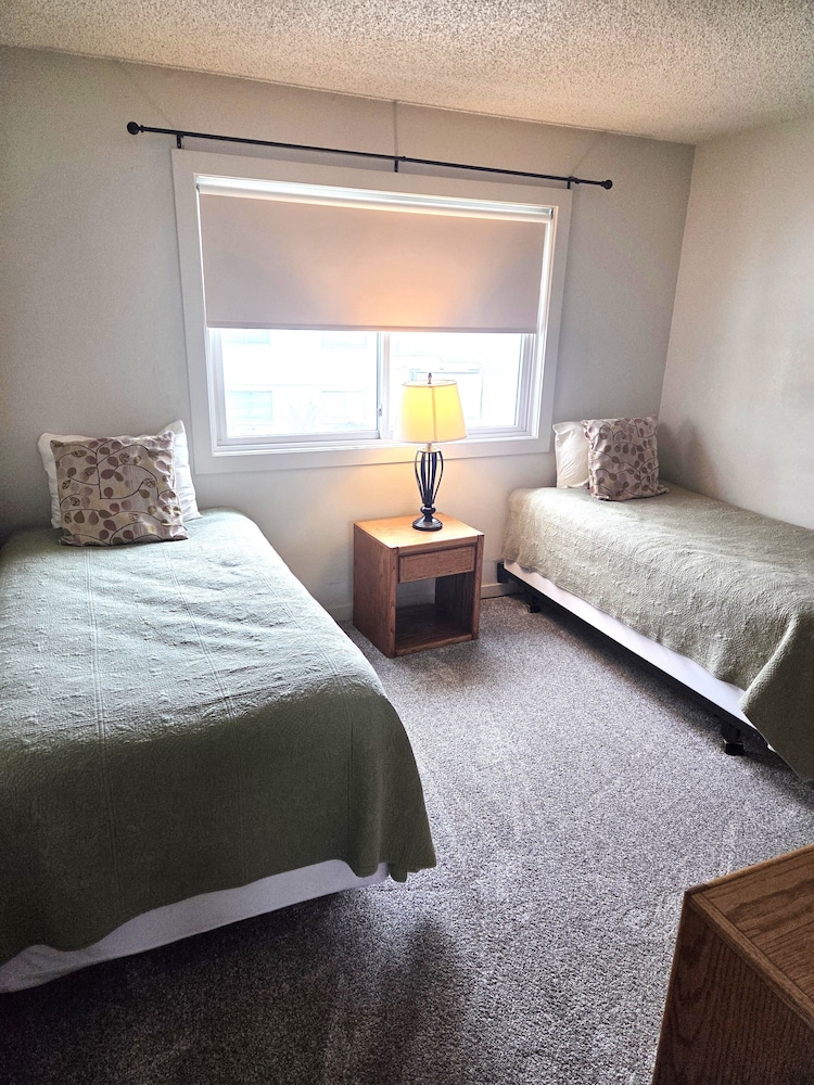 Twin Rivers Condominiums by Alderwood Colorado Management 11/47
