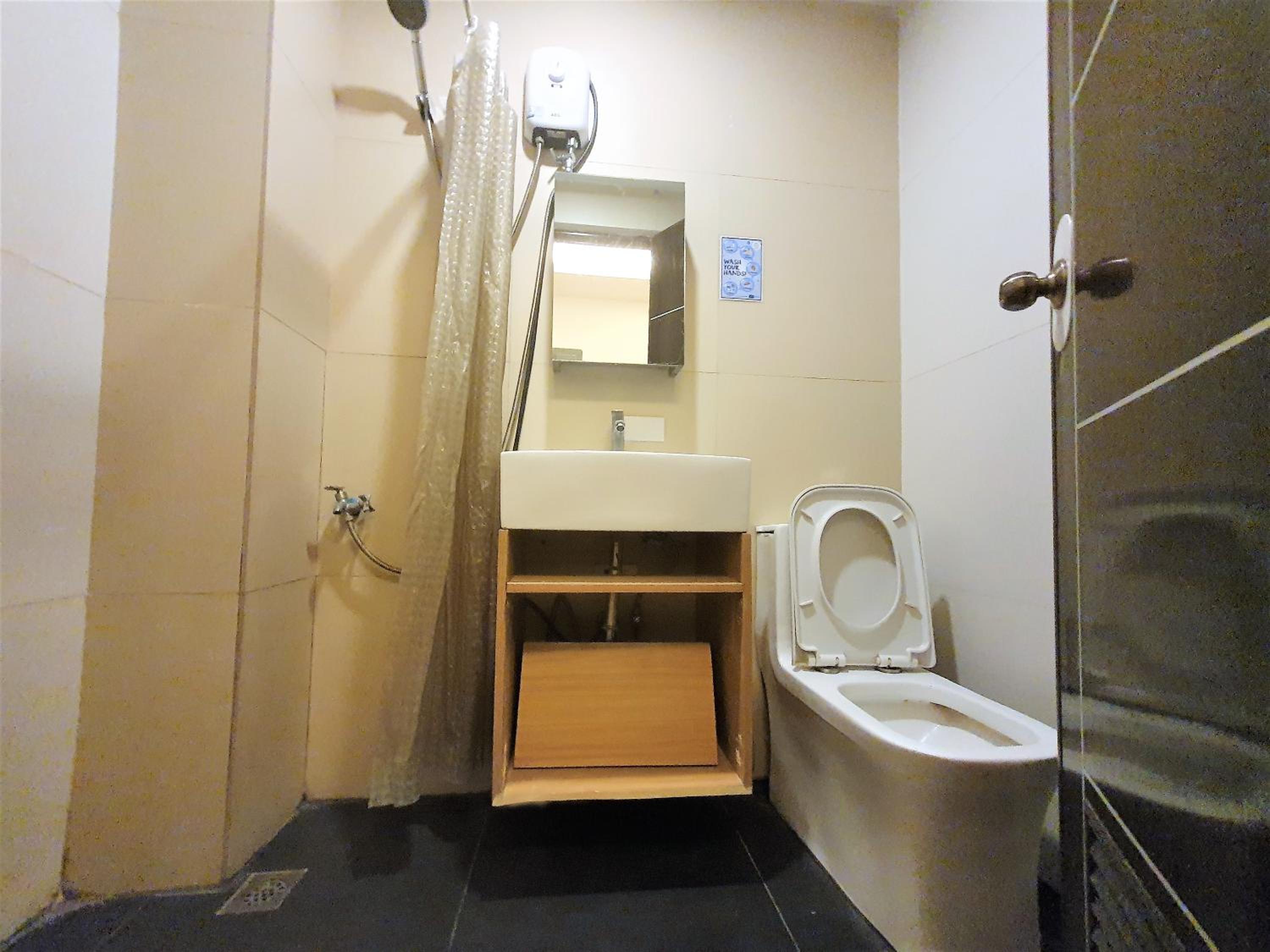 Oyo 108 Spiral Suites 48/50