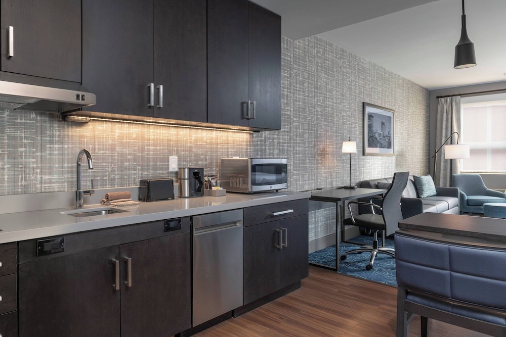 استوديو بسرير كينج مع أريكة لذوي الإعاقة، Residence Inn by Marriott Manchester Downtown 4/4