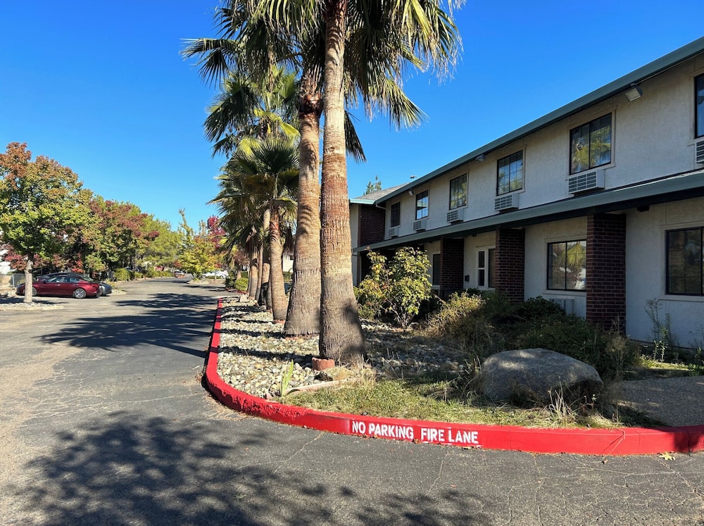 Studio6 Suites Cameron Park, CA - Folsom 33/40