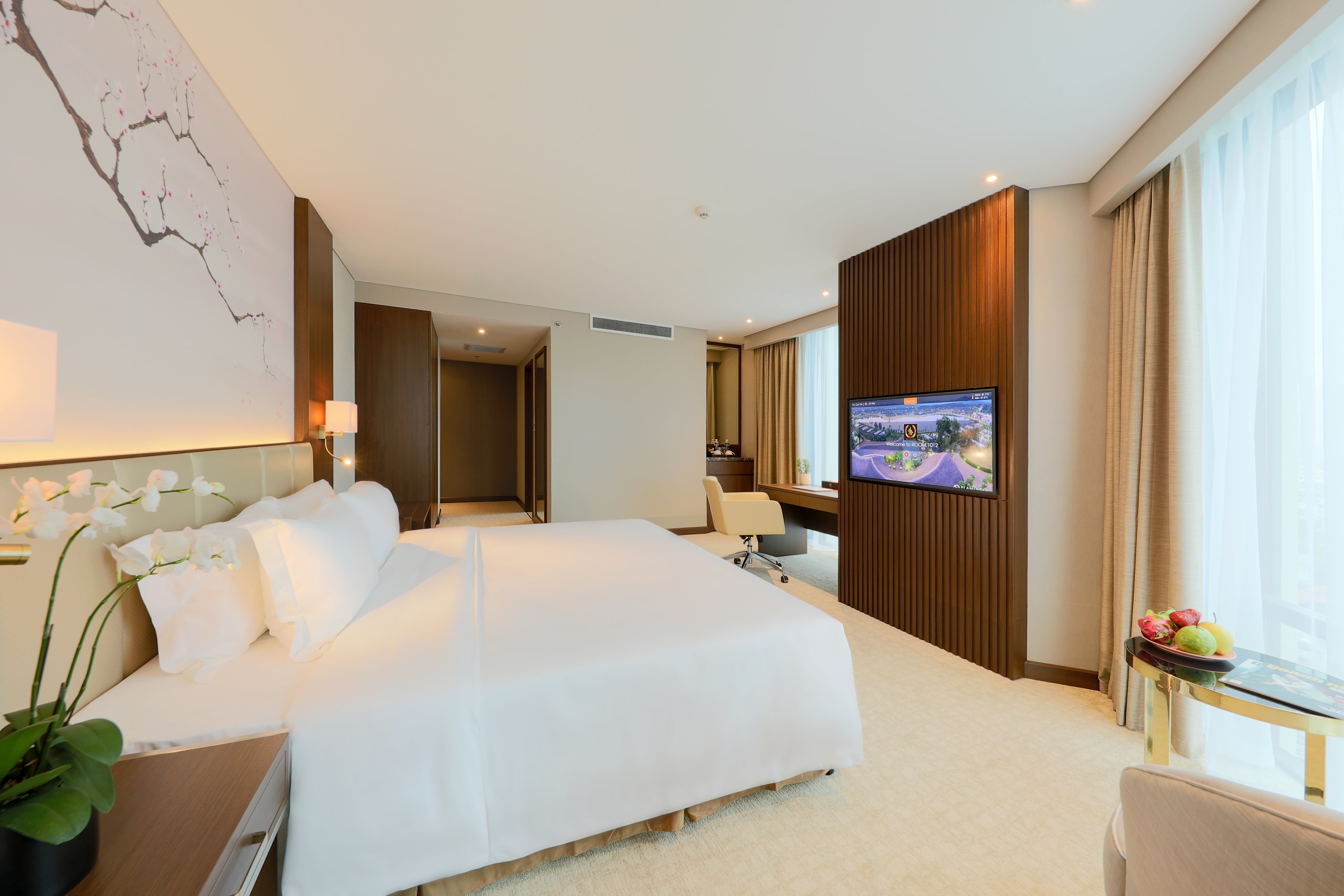 PREMIUM KING BED