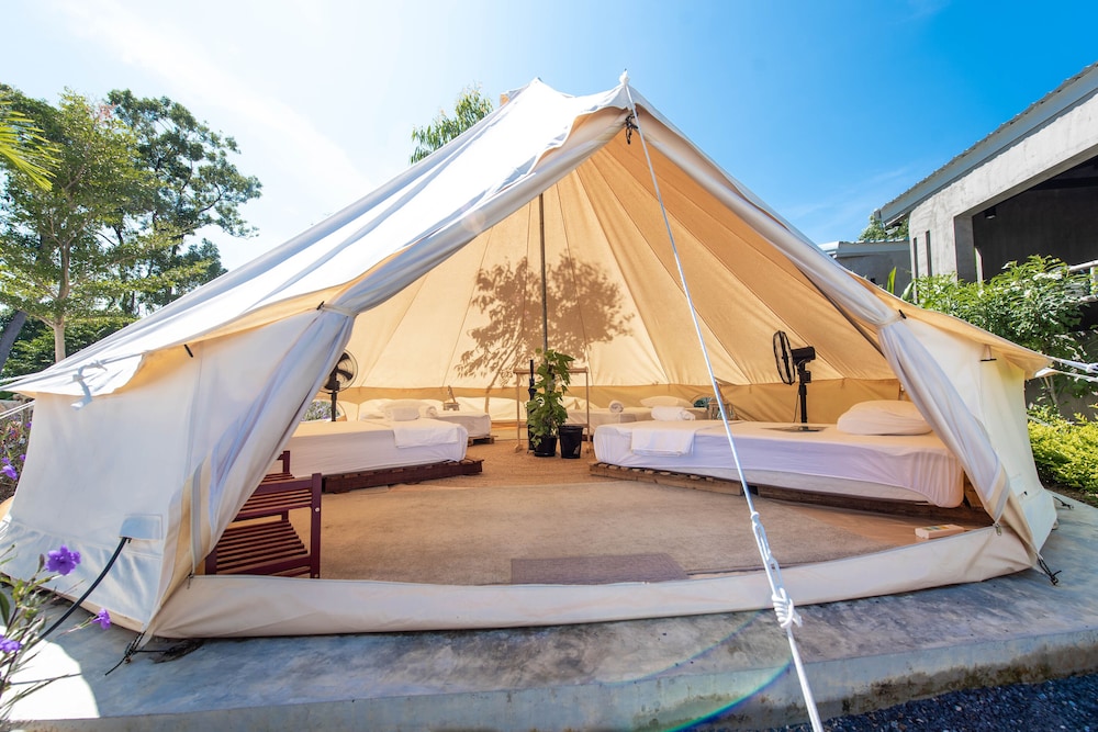 Roost Glamping 10/49