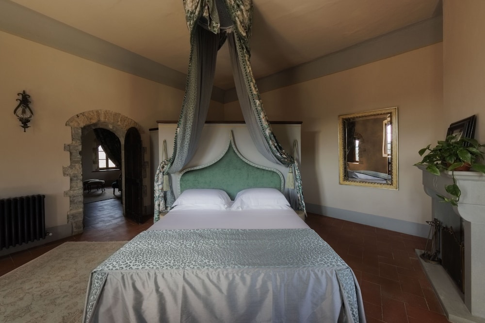 Tower, Suite