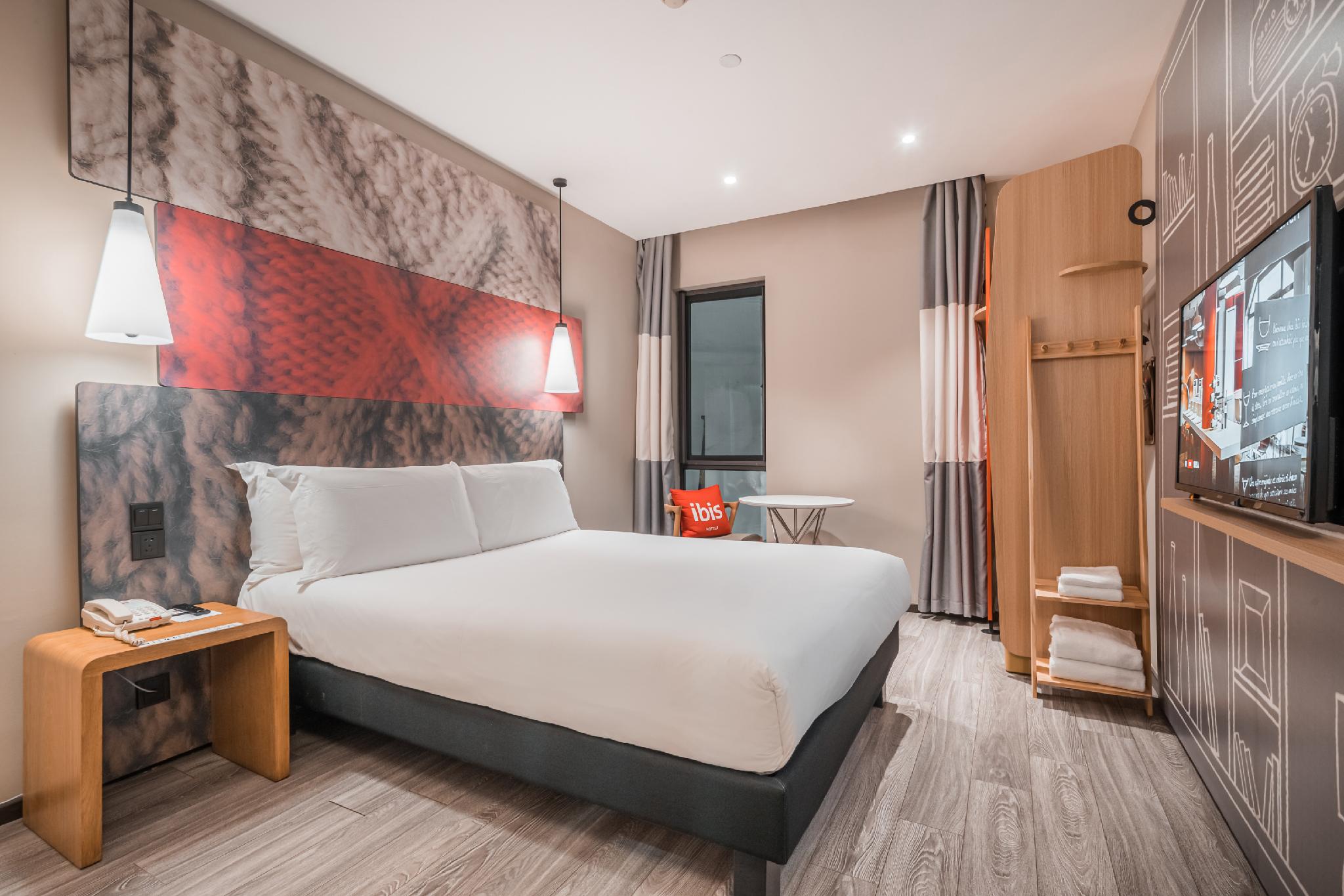Room, Queen Bed