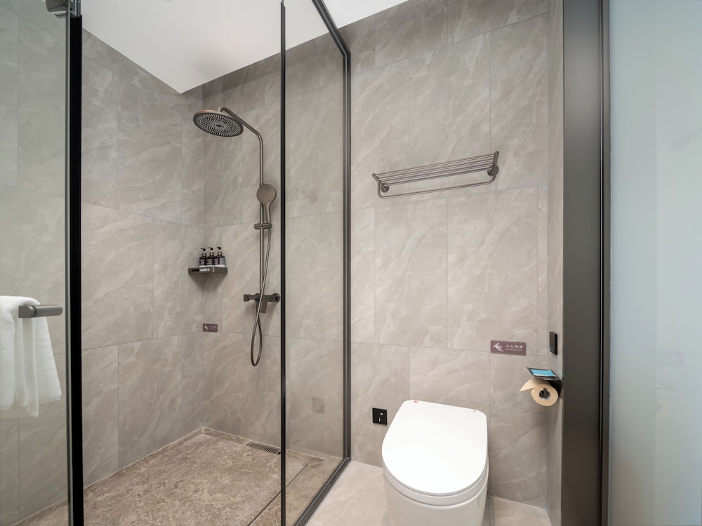 Days Inn by Wyndham Zhuhai Gongbei Port 41/41