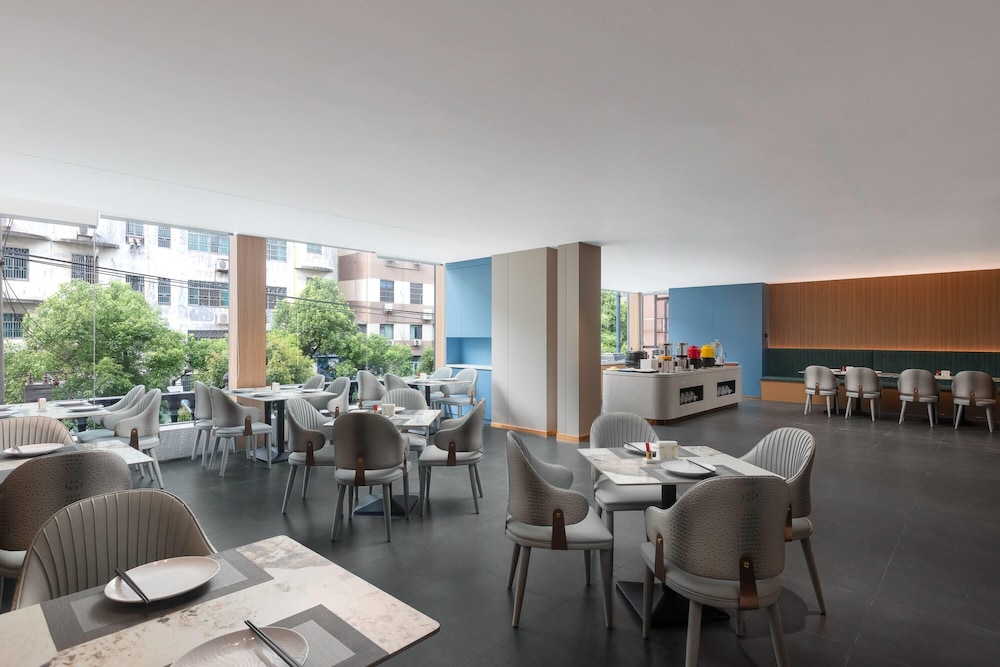 Days Inn by Wyndham Yueyang Train Station 46/56