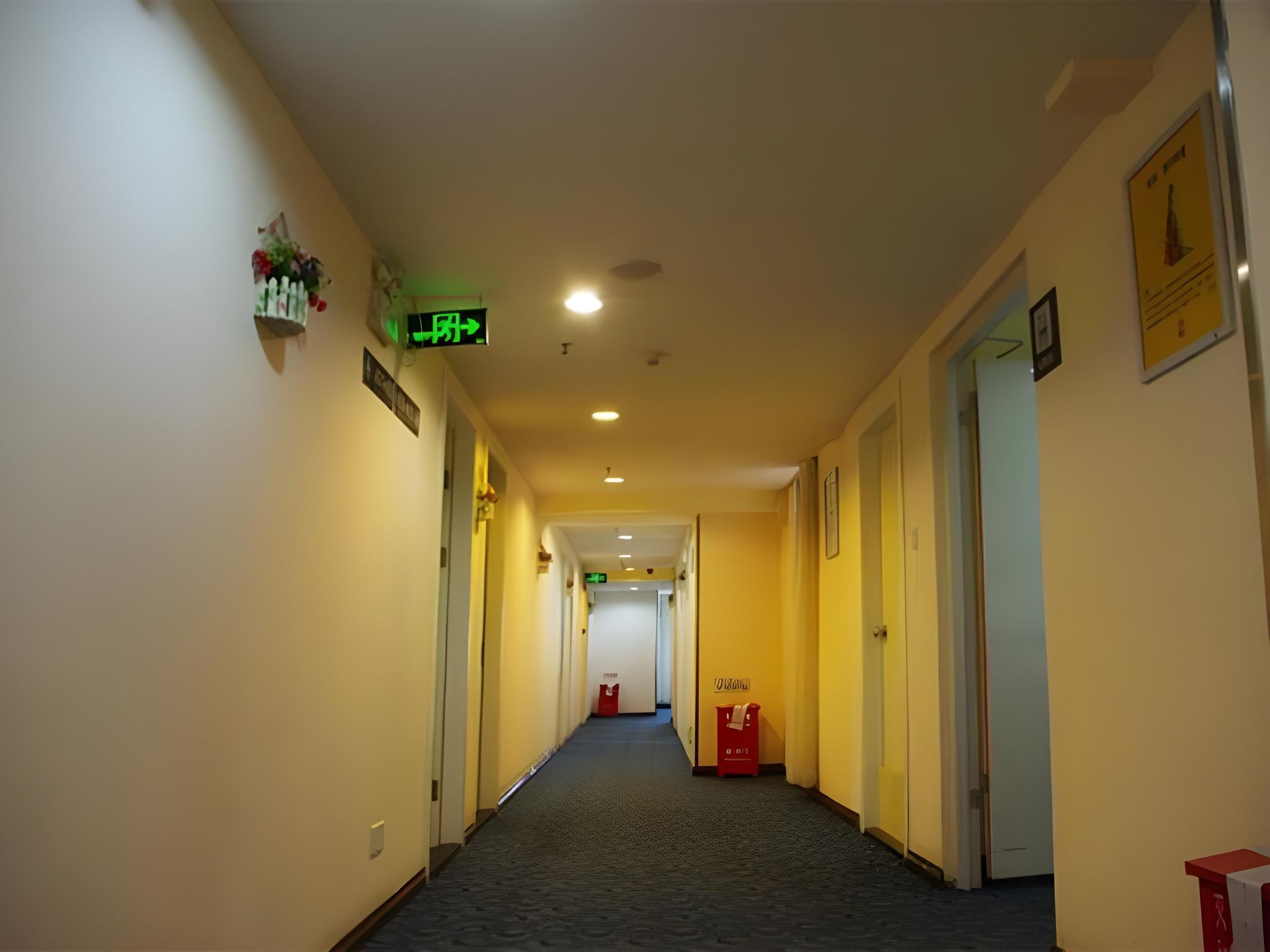 7 Days Inn (Foshan Beijiao Nanchang Road) 39/43