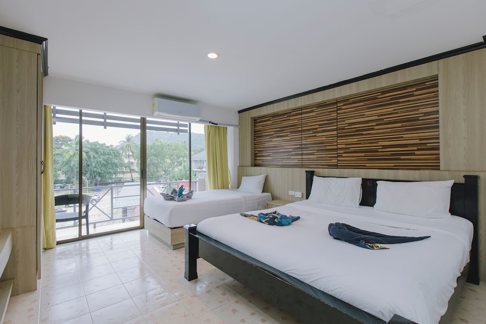 Royal Beach Residence 25/50