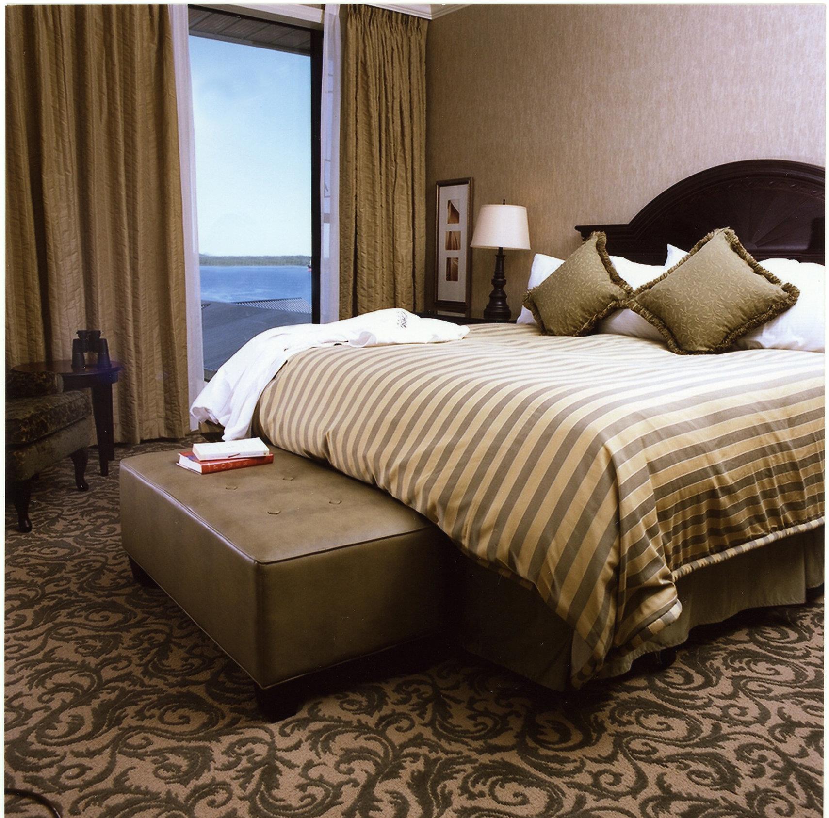 Crest Hotel 11/25