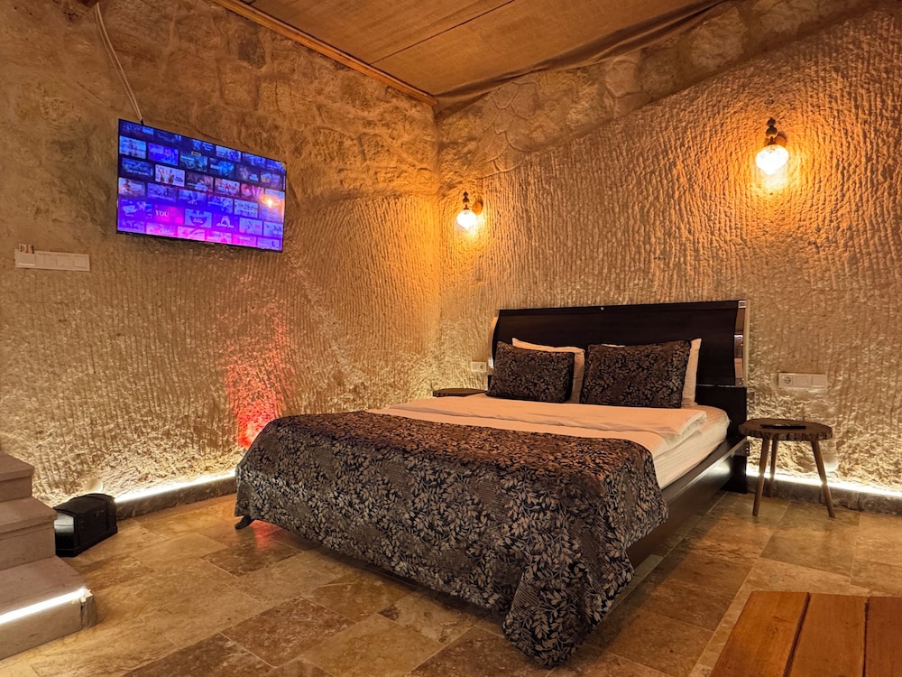 Ceran Stone House 27/50