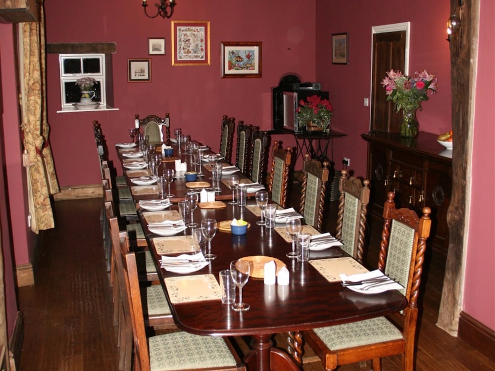 Manor Guest House 30/50