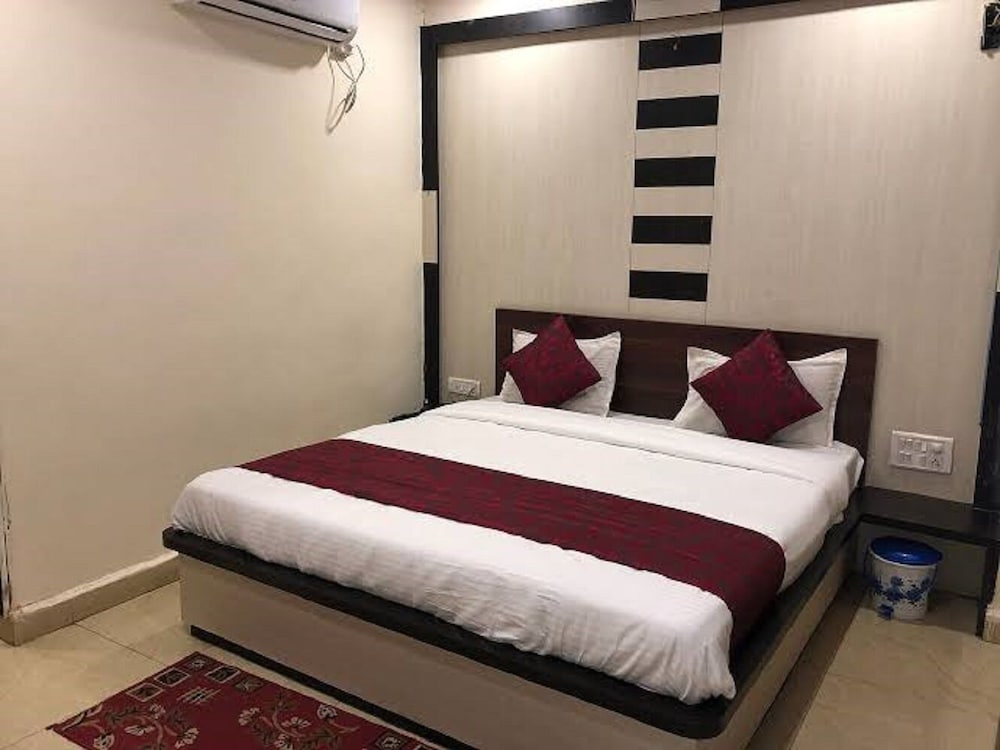 Airport Hotel Golden Jindal 4/26