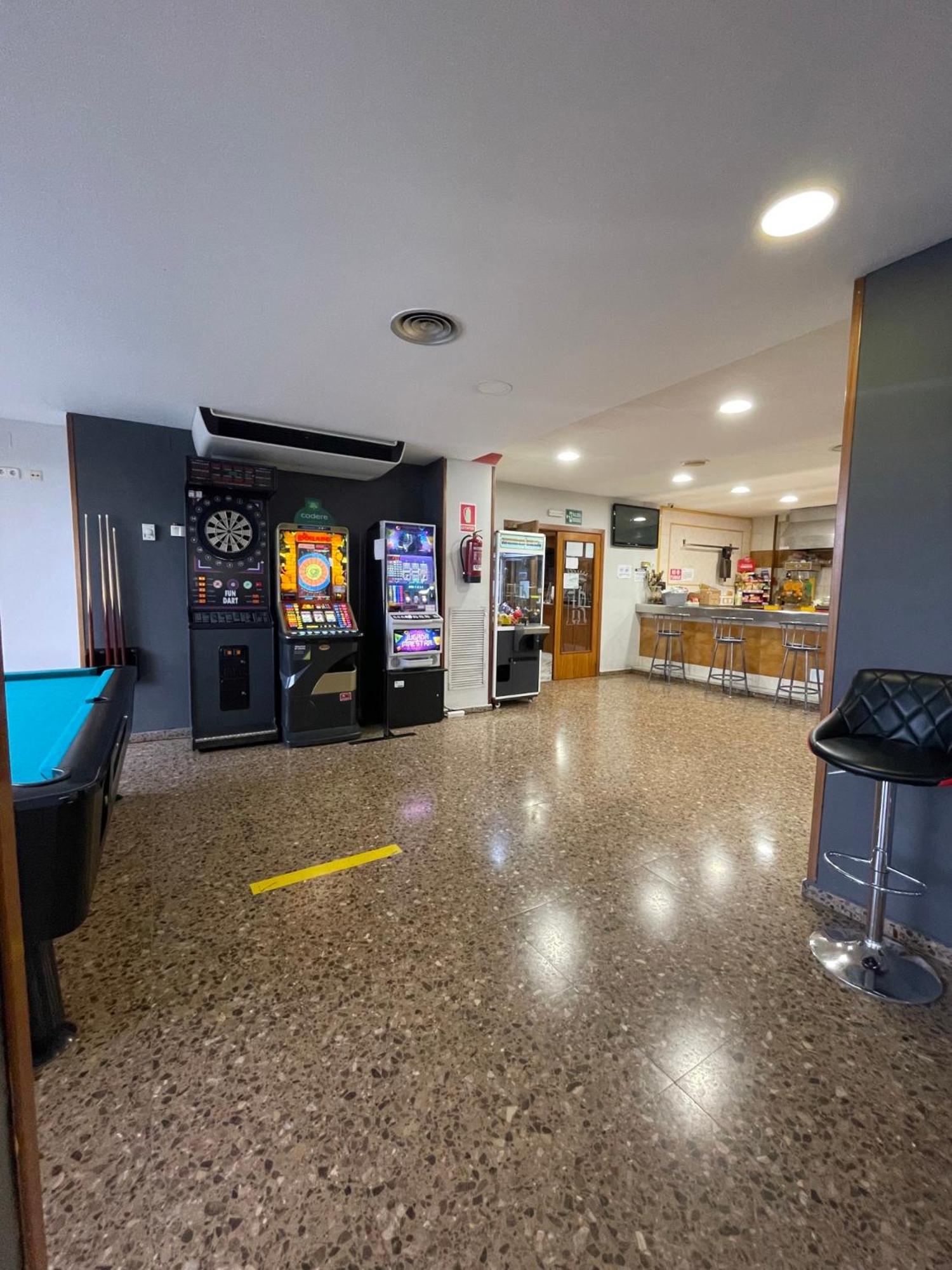 Hotel Reina Isabel 51/58