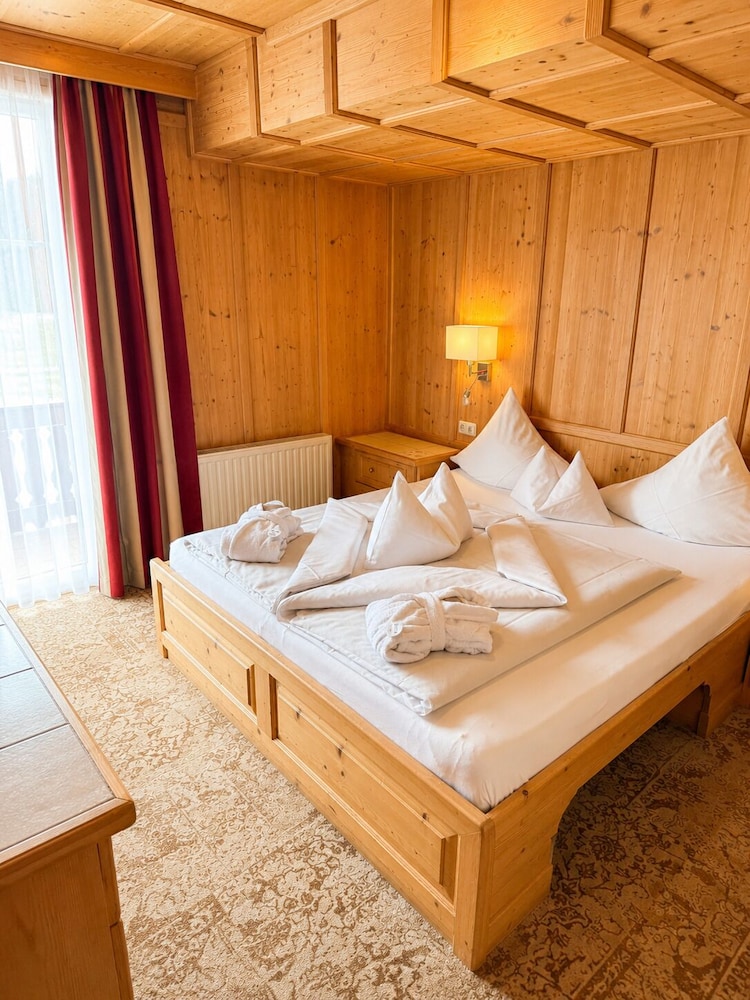 Hotel Latini 27/75