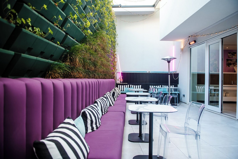 YOTEL Porto, Select by Hilton 40/48