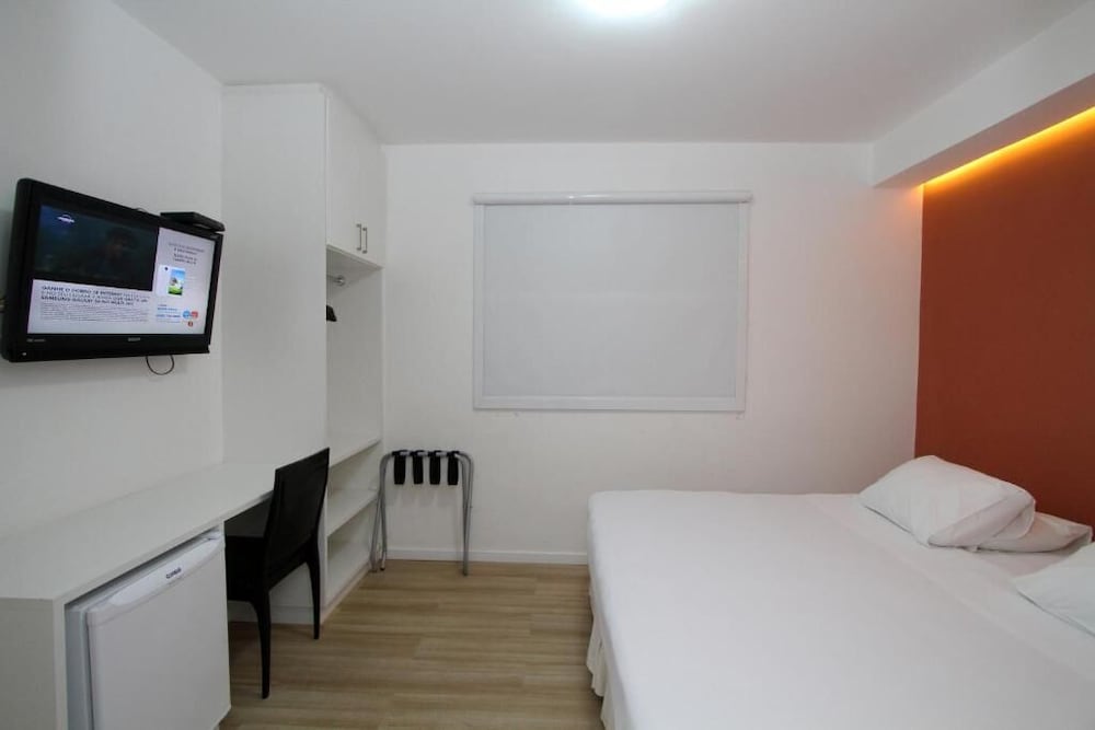 ROOM, SINGLE