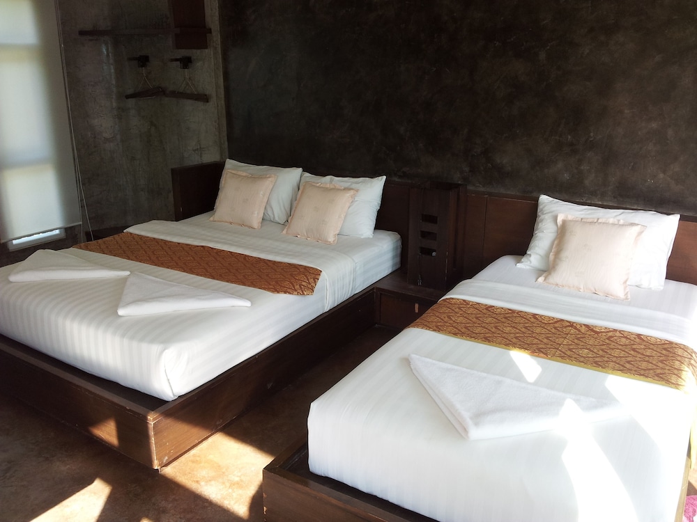 Silver Sands Beach Resort 16/100