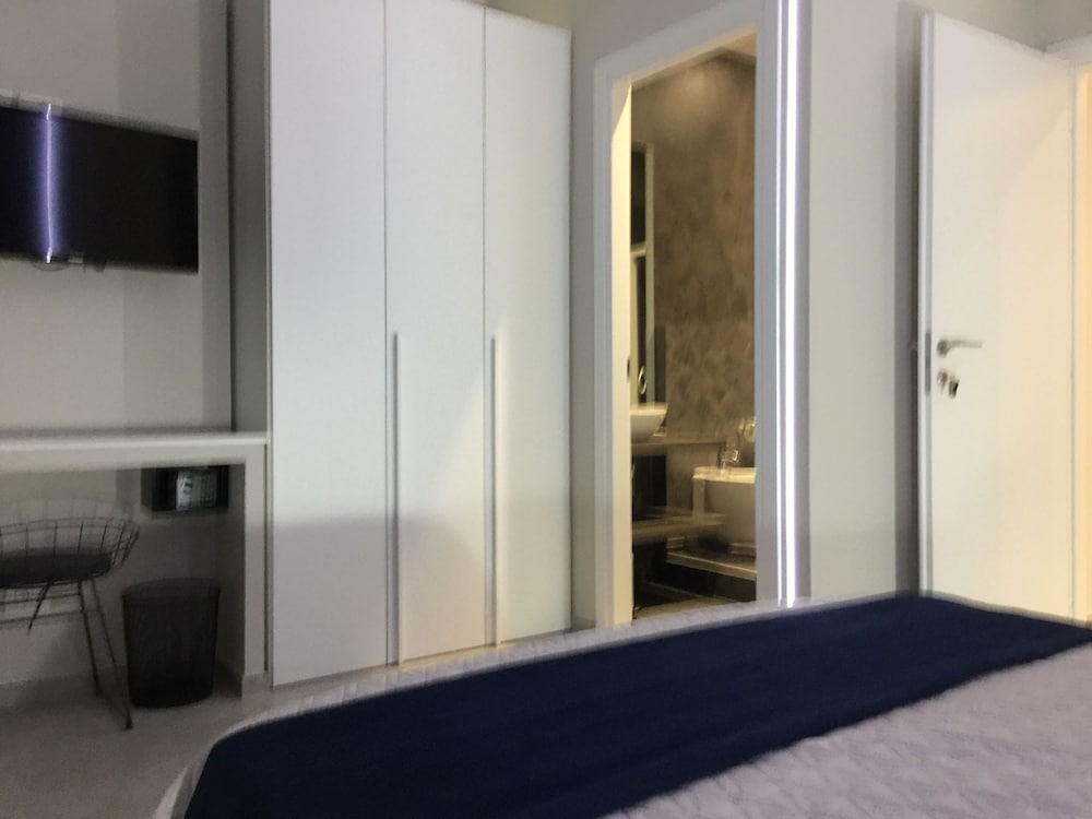 Turin Central Rooms 13/18