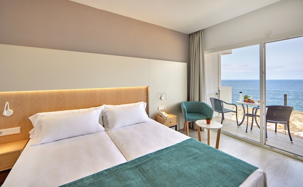 Universal Hotel Cabo Blanco Adults Only 17/75