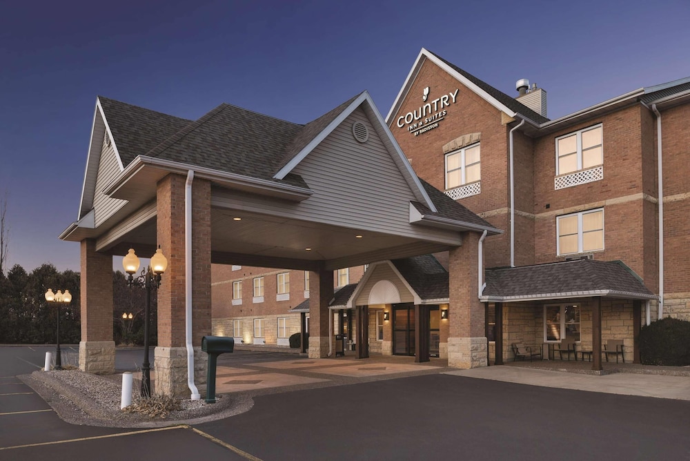 Country Inn & Suites by Radisson, Galena, IL 2/67