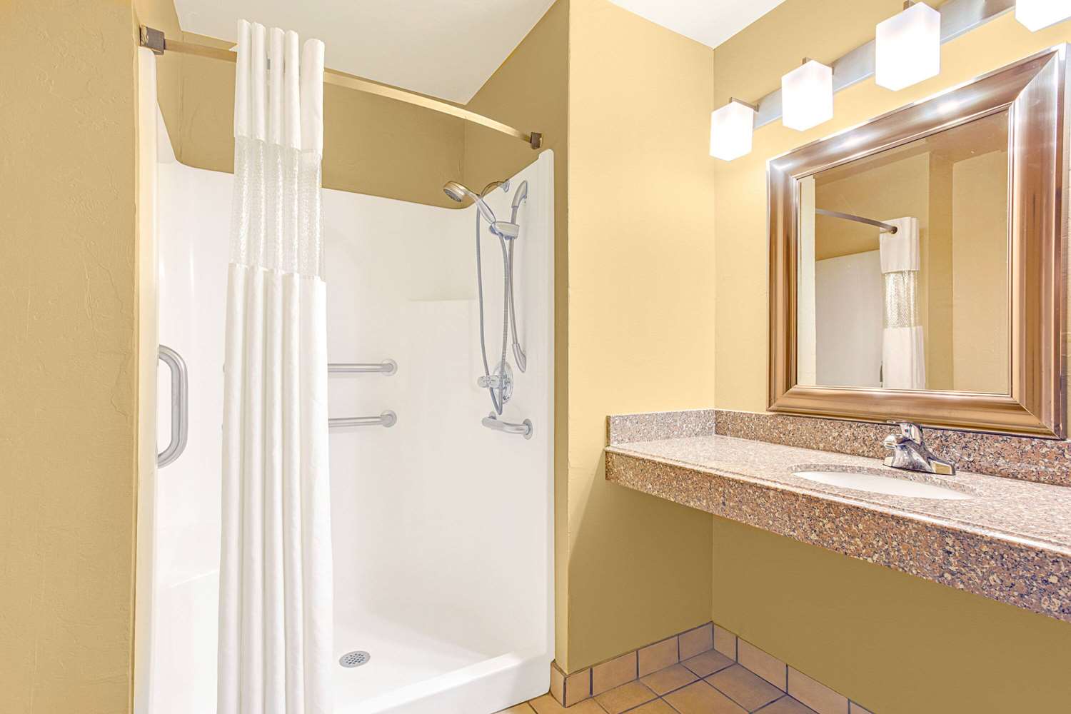 Days Inn By Wyndham Oklahoma City 21/24