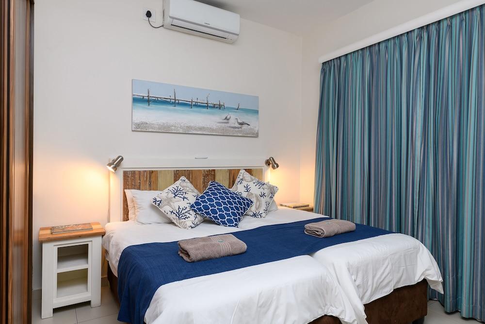 3 Bedrooms, Apartment, Beach Front
