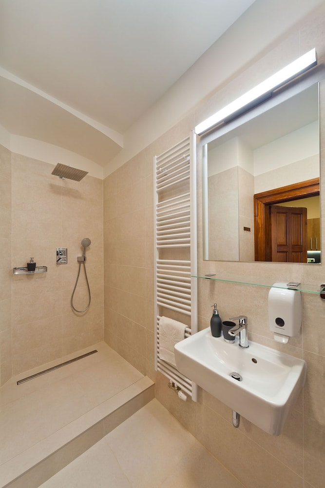 شقة سوبيريور بسرير كينج مع أريكة، Residence U Vejvodu 4/5