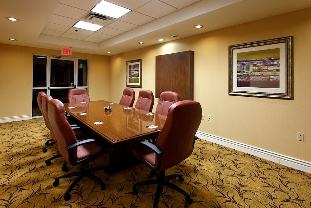 Holiday Inn Express Long Beach 49/63