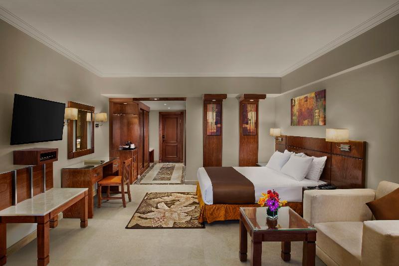 Premium, Suite, Single, Pool View, Adult Only, Jetted Tub