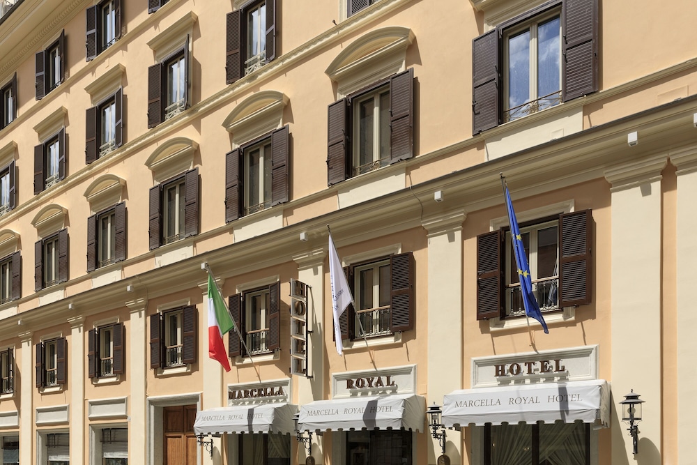 Marcella Royal Hotel - Roof Top Garden 3/60