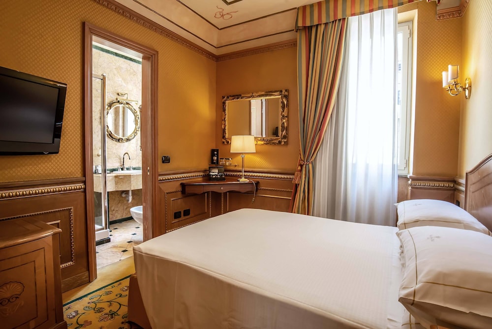 River Palace Hotel 5/43