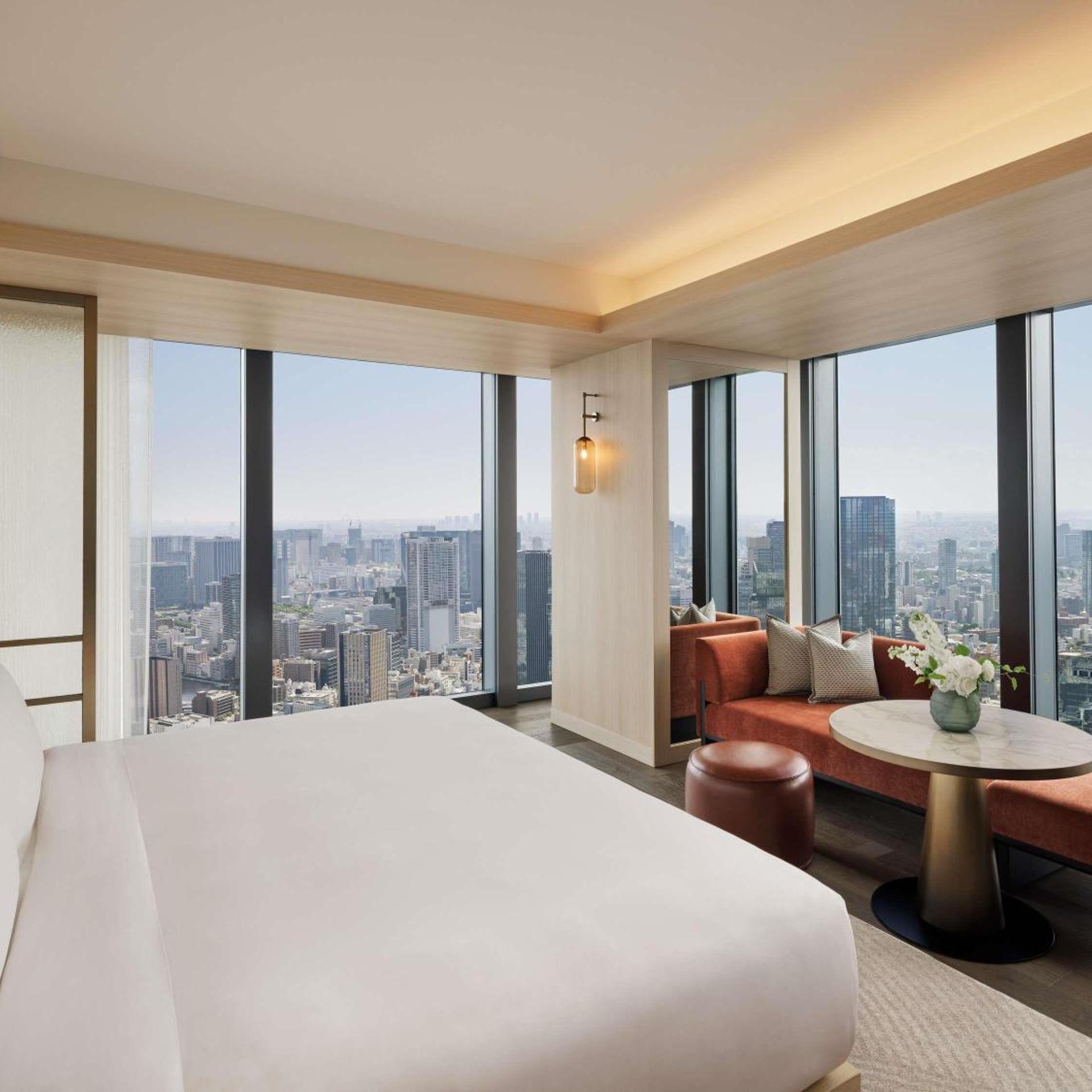 1 Bedroom, Fairmont Gold, Suite, King Bed, Lounge Access