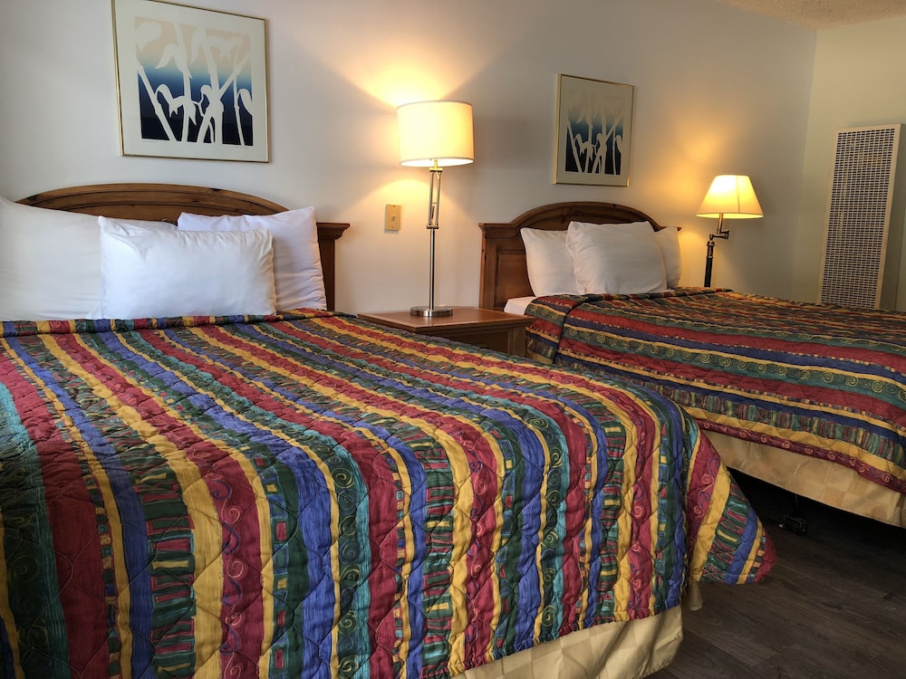 Cedar Inn & Suites 30/64