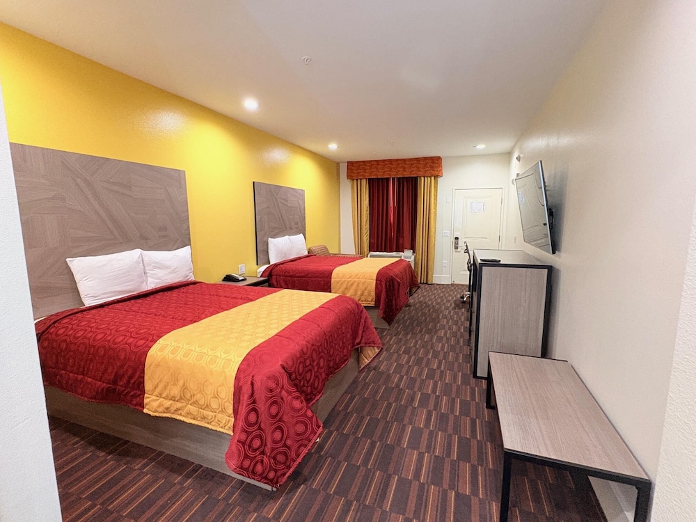 Americas Best Value Inn & Suites Houston Veterans Memorial photo4