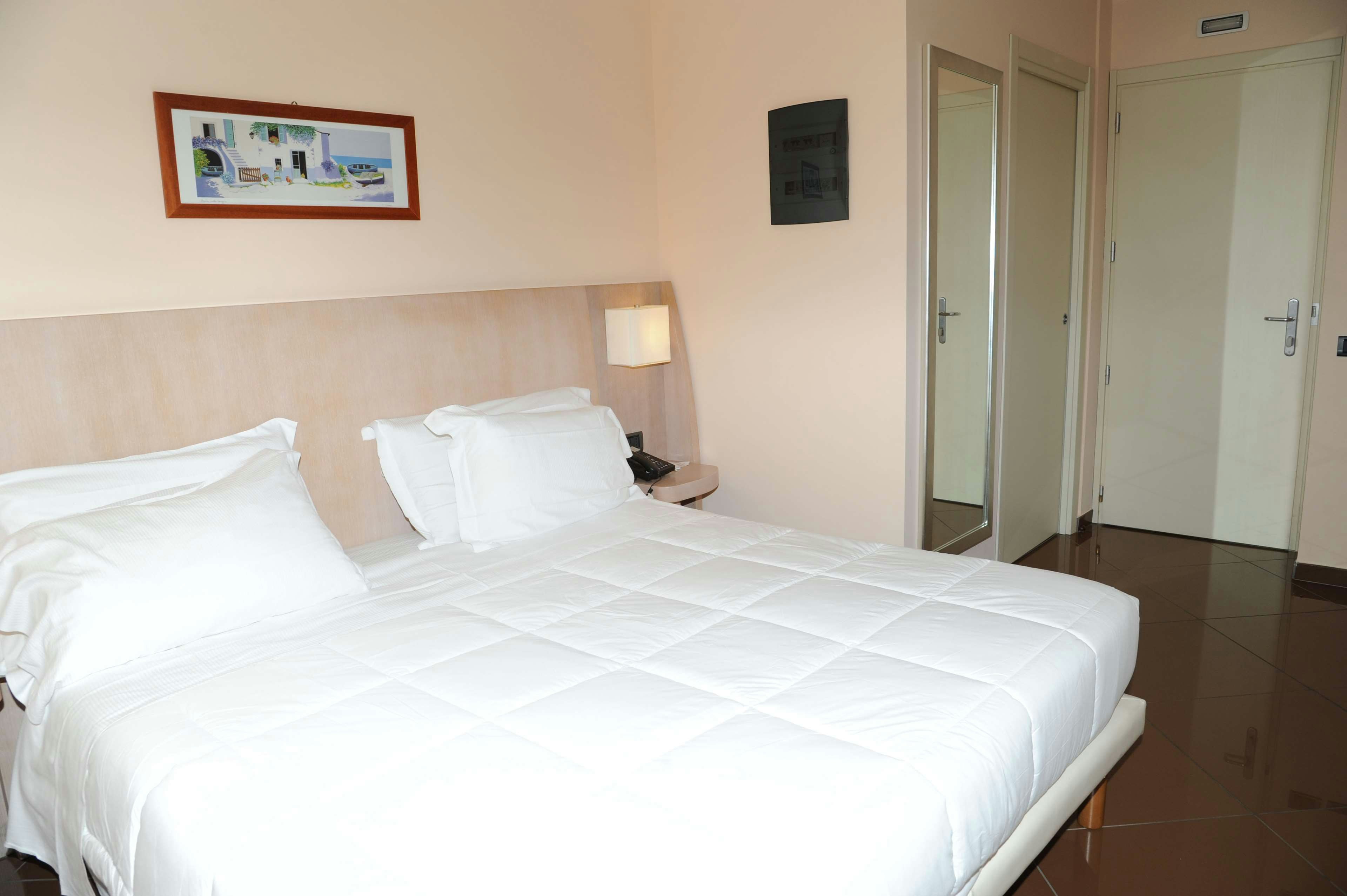 Hotel Chiaraluna 10/29