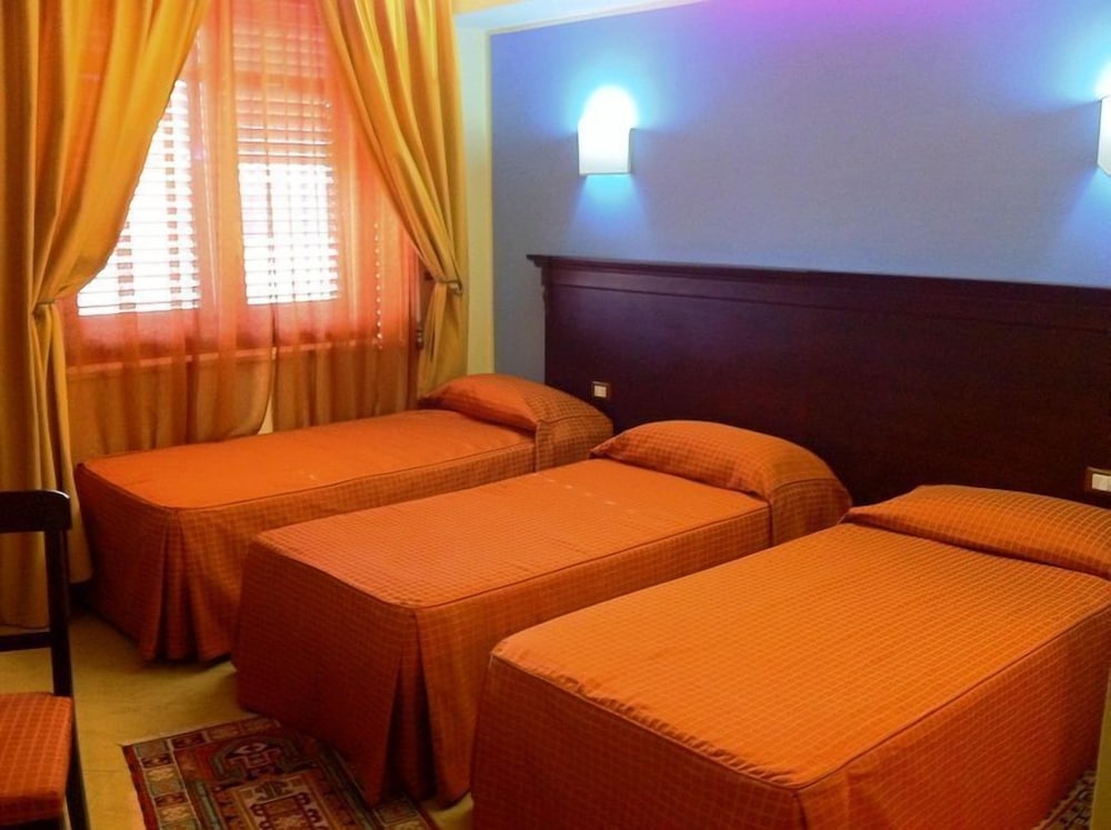 Sammartano Hotel 23/56
