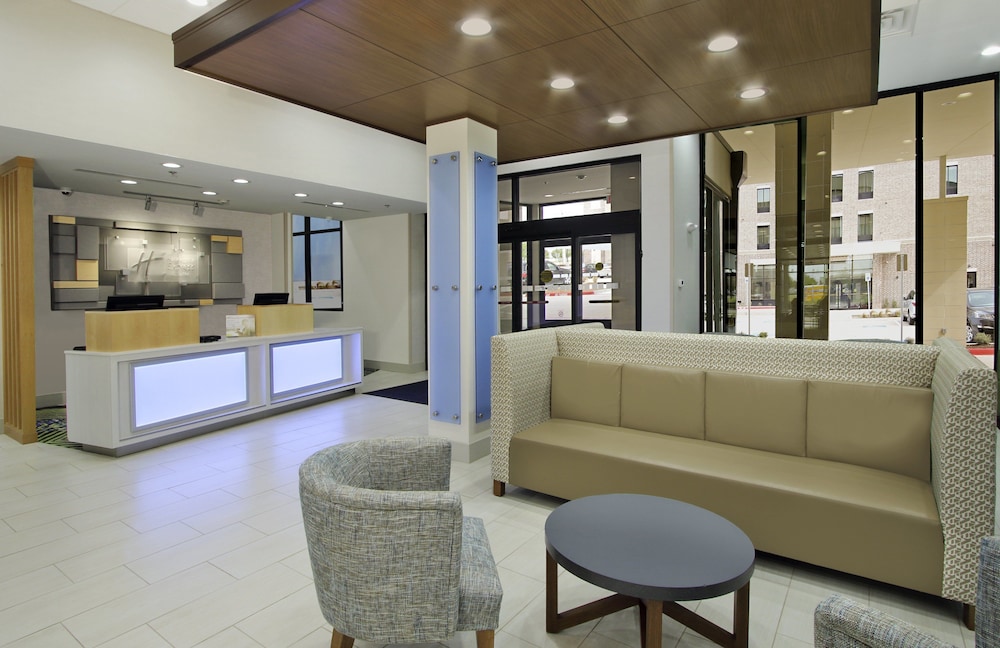 Holiday Inn Express & Suites Dallas-Frisco NW Toyota Stdm 10/52