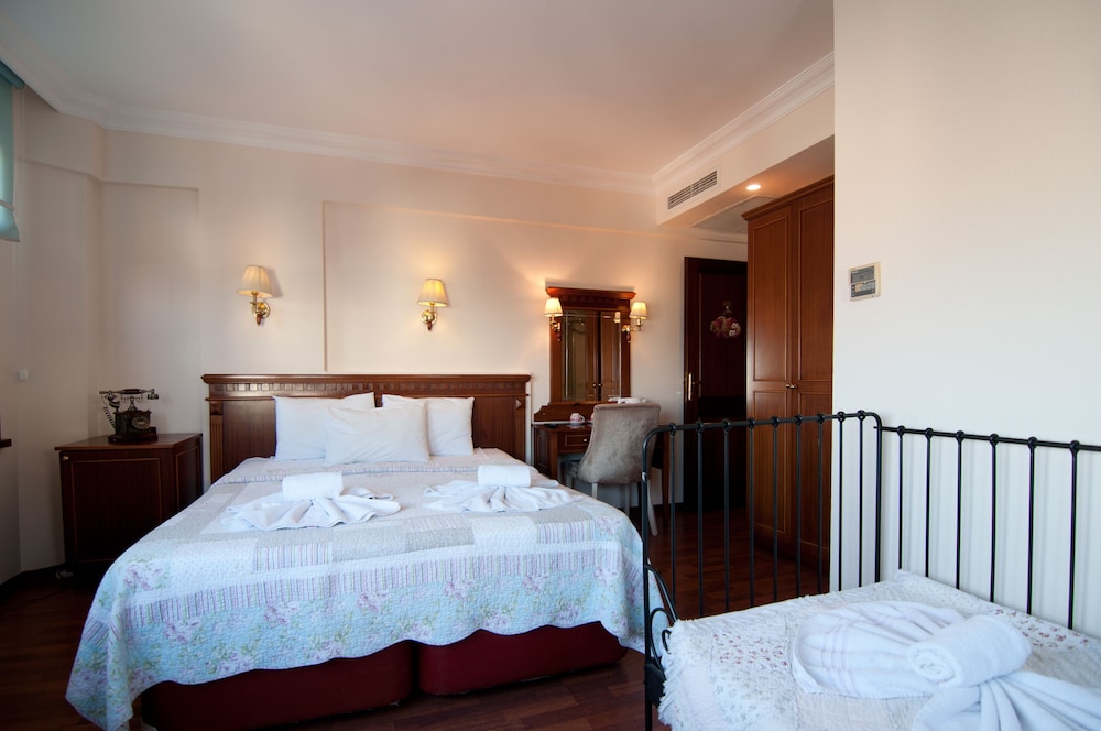 Emine Sultan Hotel 12/59
