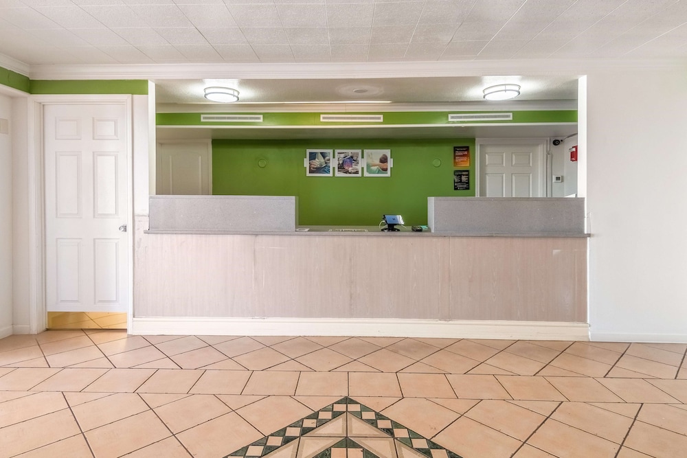 Studio6 Fort Worth, TX - West Medical Center 9/49