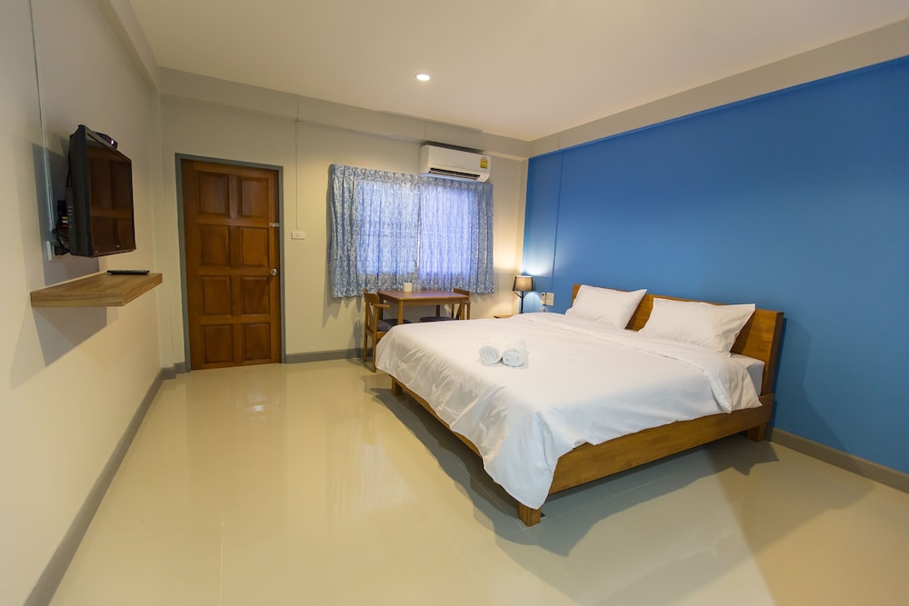 S3 Room 8/37