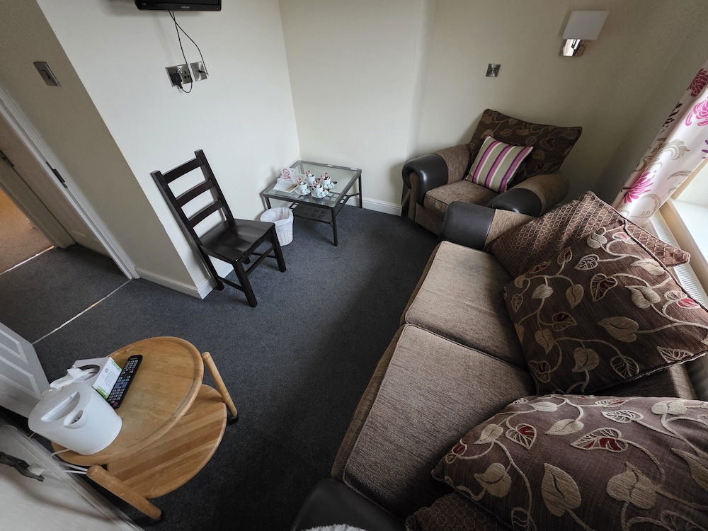 Harry's Hotel 30/48
